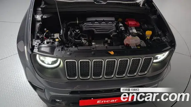 Jeep Renegade 2023 — Photo 5/37