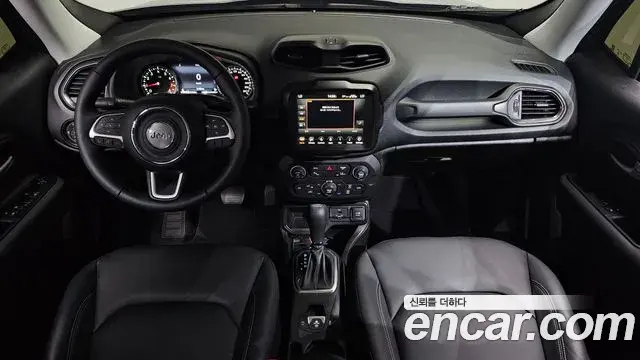 Jeep Renegade 2023 — Photo 30/37