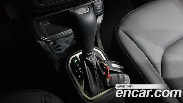 Jeep Renegade 2023 — Photo 19/37