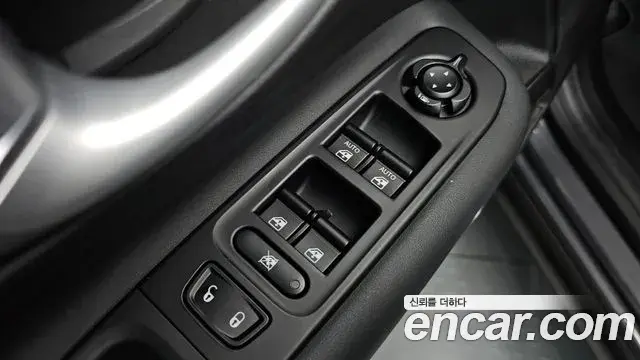 Jeep Renegade 2023 — Photo 11/37