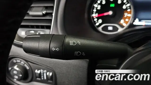 Jeep Renegade 2023 — Photo 1/37