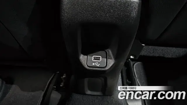 Jeep Renegade 2023 — Photo 15/37