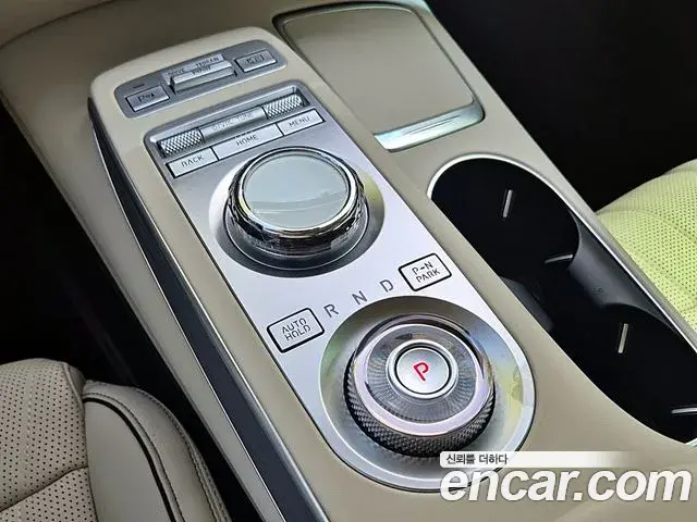 Genesis GV70 2023 — Şəkil 16/19