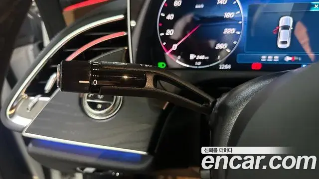 Mercedes-Benz E-Class 2025 — Фото 18/20