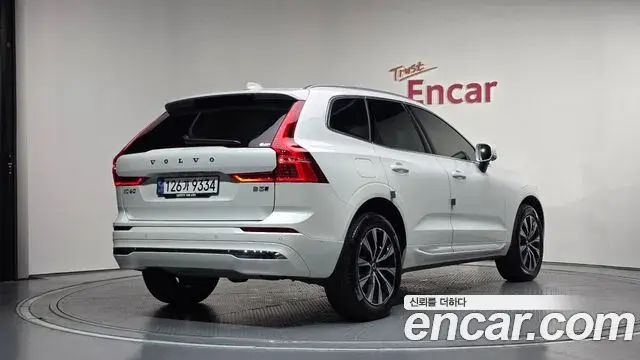 Volvo XC60 2024 — Şəkil 14/36
