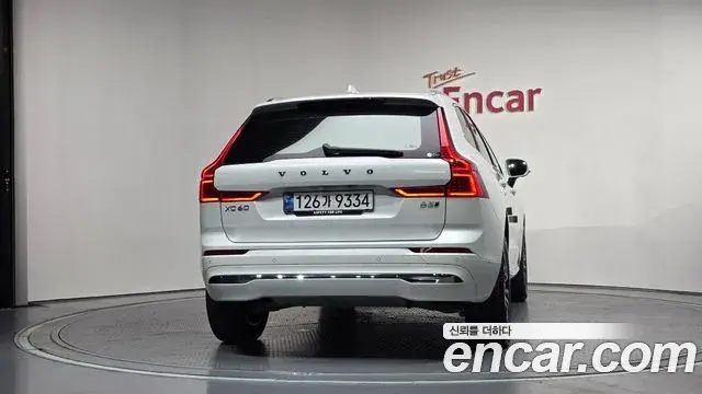 Volvo XC60 2024 — Şəkil 4/36