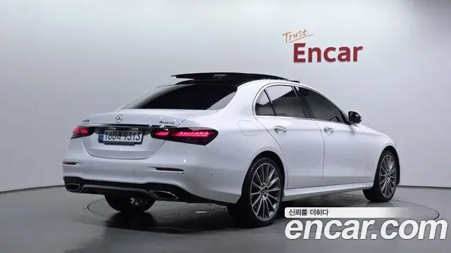 Mercedes-Benz E-Class 2022 — Şəkil 14/34