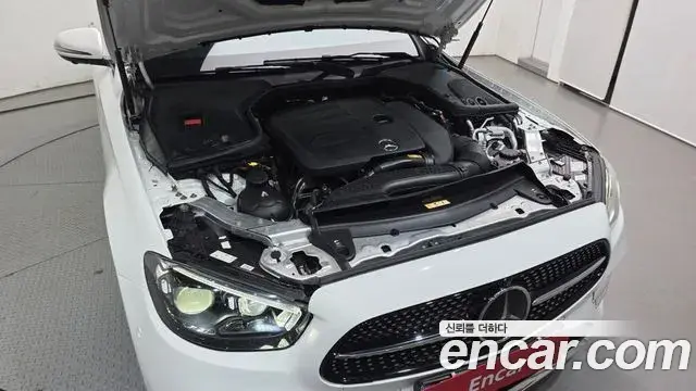 Mercedes-Benz E-Class 2022 — Şəkil 17/34