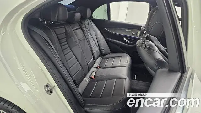 Mercedes-Benz E-Class 2022 — Şəkil 27/34