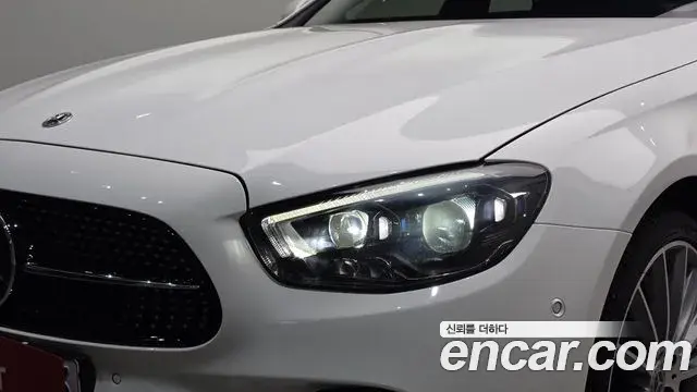 Mercedes-Benz E-Class 2022 — Şəkil 34/34
