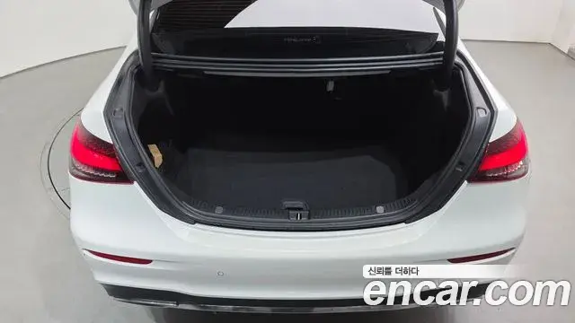 Mercedes-Benz E-Class 2022 — Şəkil 9/34