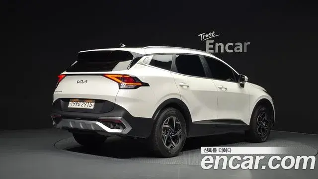 Kia Sportage 2021 — Фото 2/20