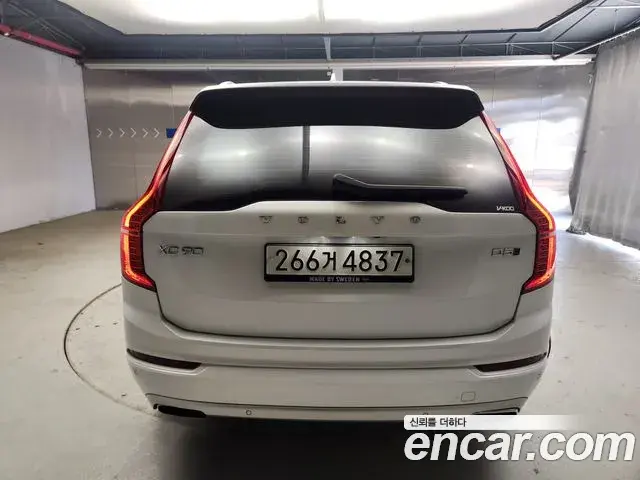 Volvo XC90 2019 — ფოტო 10/20
