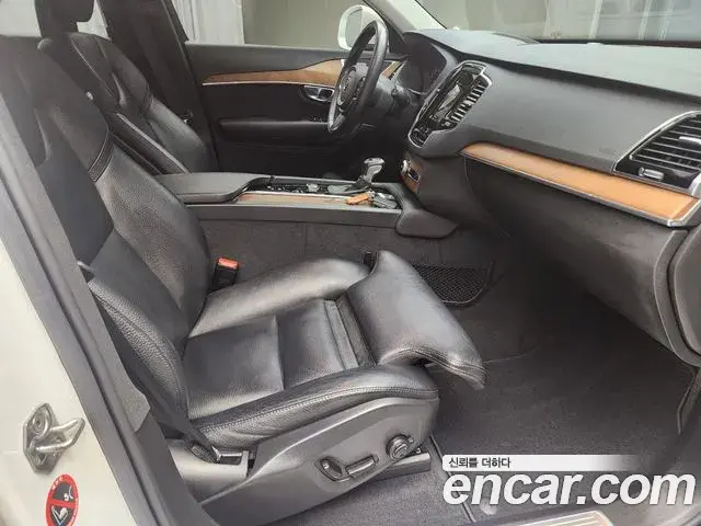 Volvo XC90 2019 — ფოტო 5/20