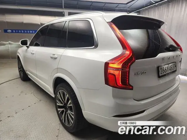 Volvo XC90 2019 — ფოტო 15/20
