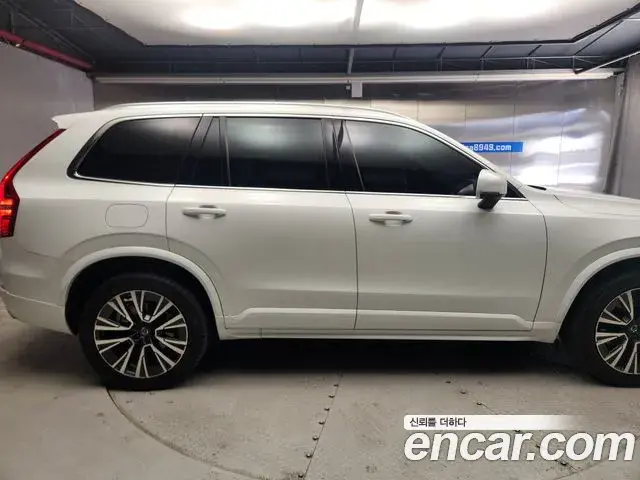 Volvo XC90 2019 — ფოტო 13/20