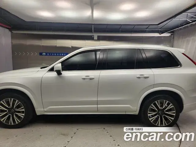 Volvo XC90 2019 — ფოტო 18/20