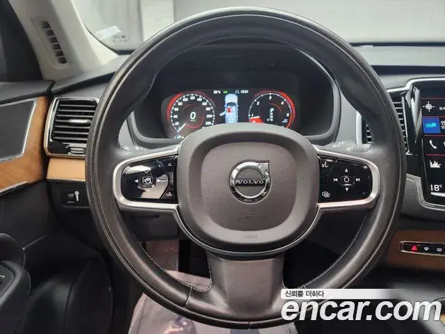 Volvo XC90 2019 — ფოტო 3/20