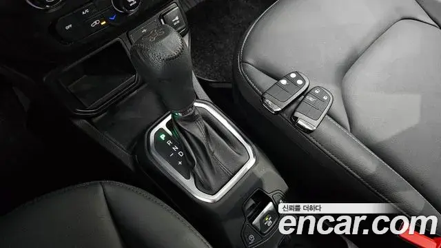 Jeep Renegade 2023 — Фото 9/20