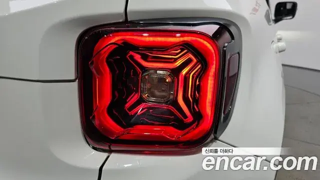 Jeep Renegade 2023 — Şəkil 31/31