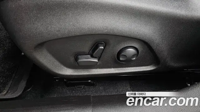 Jeep Renegade 2023 — Şəkil 7/31