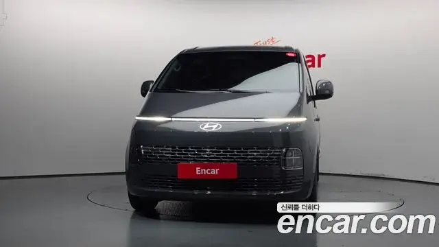 Hyundai Staria 2025 — Photo 9/20