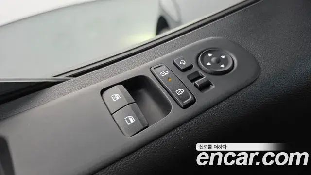 Hyundai Staria 2025 — Photo 11/20