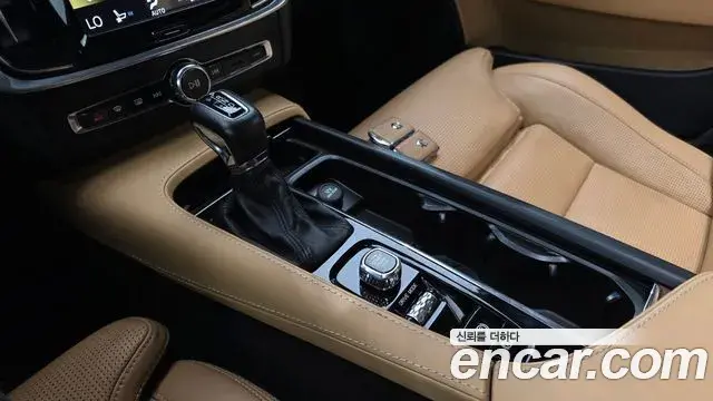 Volvo S90 2019 — Şəkil 39/39