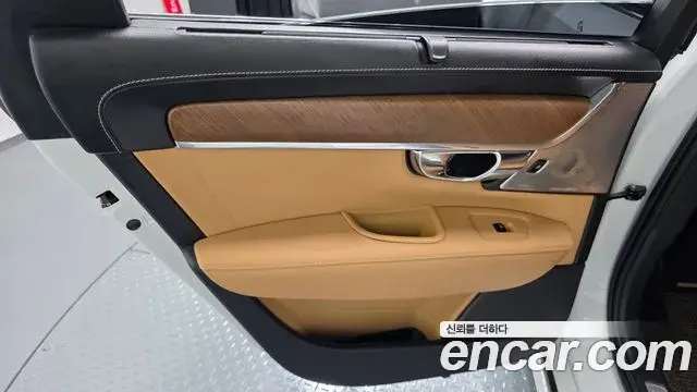 Volvo S90 2019 — Şəkil 33/39