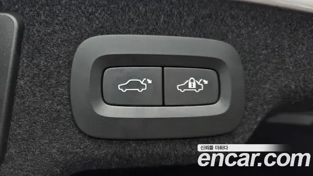Volvo S90 2019 — Şəkil 36/39