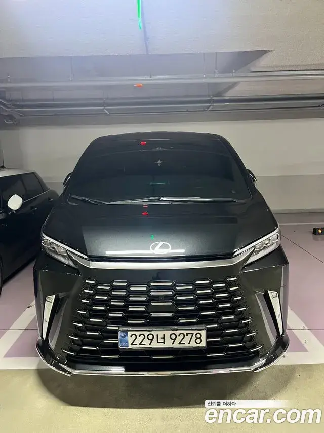 Lexus LM 2025 — Şəkil 1/8