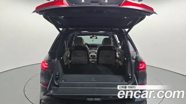 BMW X7 2020 — Фото 19/20