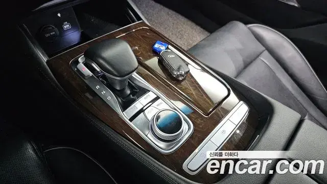 Kia The K9 2020 — Photo 8/20