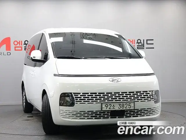 Hyundai Staria 2021 — Фото 1/20