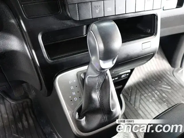 Hyundai Staria 2021 — Фото 11/20