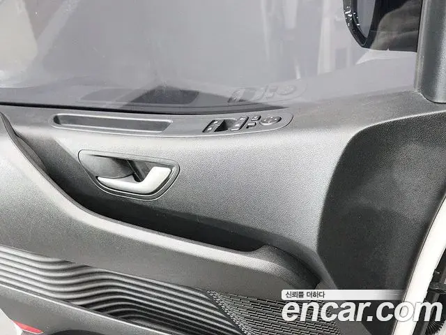 Hyundai Staria 2021 — Фото 16/20