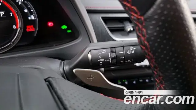Lexus UX250h 2020 — ფოტო 21/32