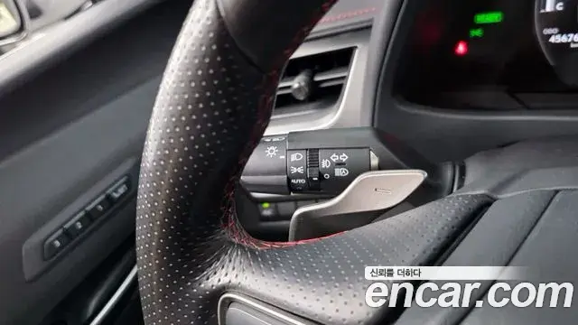 Lexus UX250h 2020 — ფოტო 32/32