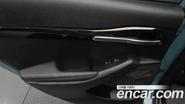 Kia Seltos 2023 — Photo 9/32