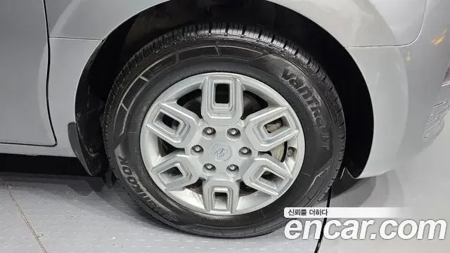 Hyundai Staria 2023 — Фото 5/20