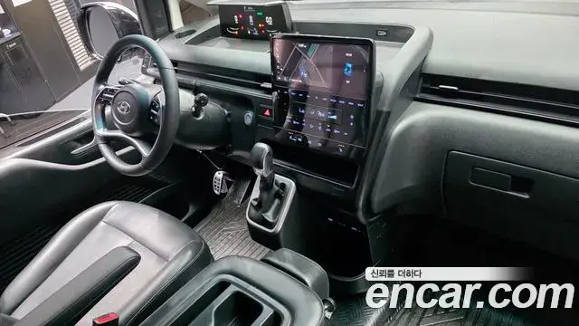 Hyundai Staria 2023 — Фото 7/20
