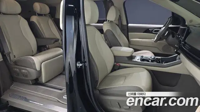 Kia Carnival 2024 — ფოტო 22/33