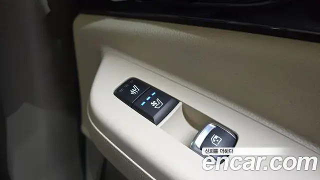 Kia Carnival 2024 — ფოტო 15/33
