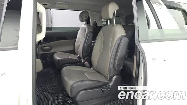 Kia Carnival 2024 — Фото 12/20