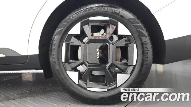 Kia Carnival 2024 — ფოტო 13/38