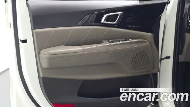 Kia Carnival 2024 — ფოტო 24/38