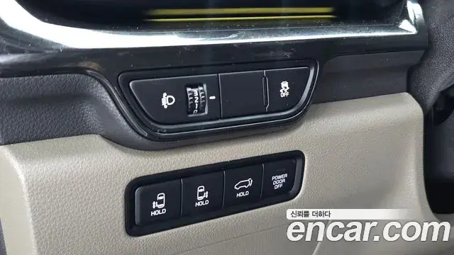 Kia Carnival 2024 — ფოტო 1/38
