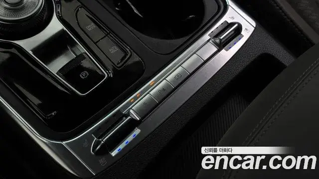Kia Carnival 2024 — ფოტო 30/38