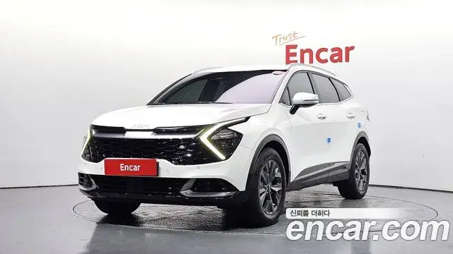 Kia Sportage 2022 — Фото 1/20