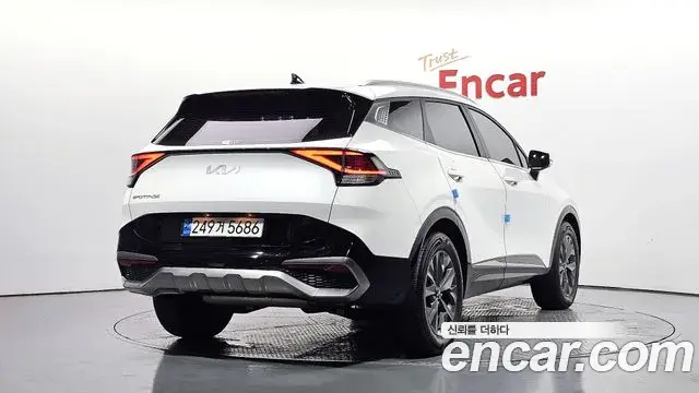Kia Sportage 2022 — Фото 2/20